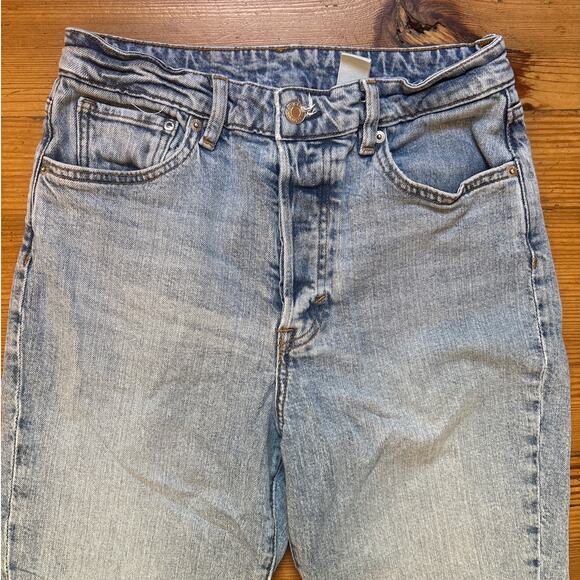 H&M light wash high rise button fly straight leg womens jeans SIZE 8 - Picture 3 of 6